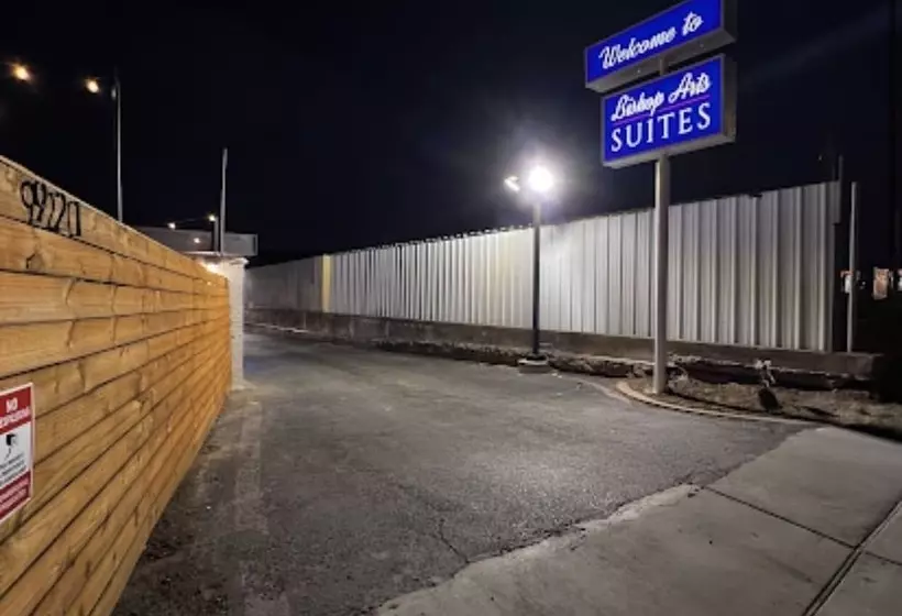 هتل Bishop Arts Suites