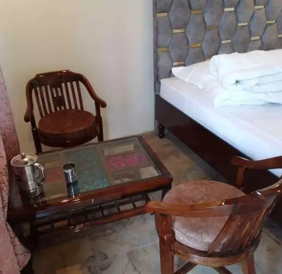 Lake Haven Resort, Sari, Chopta