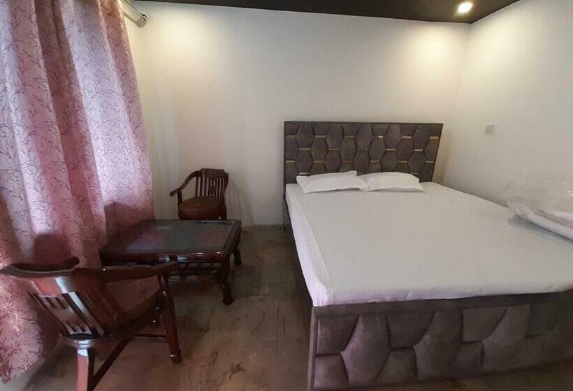 Lake Haven Resort, Sari, Chopta