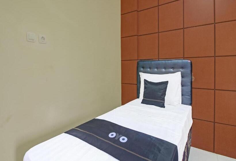 Отель Collection O 91666 Meyli Guesthouse