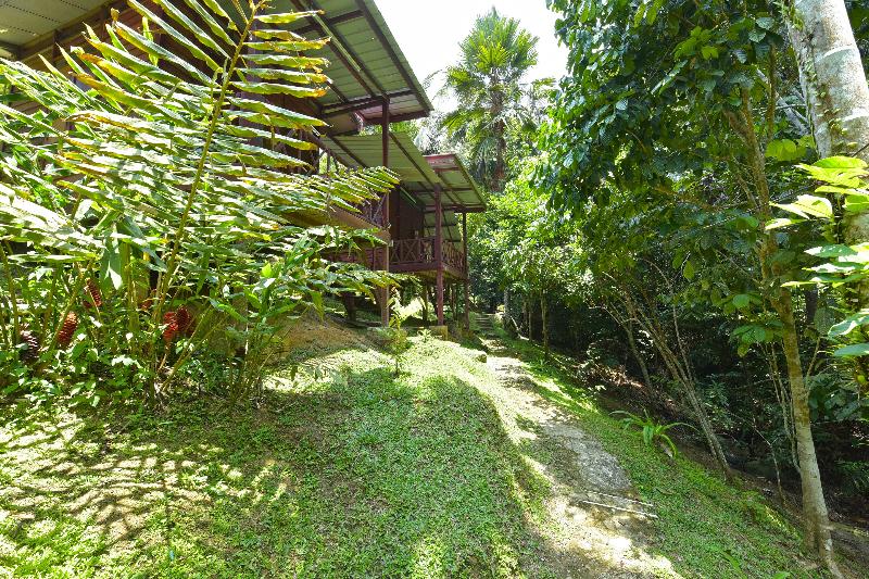 בית מלון כפרי Oyo 90630 Mat Leon Village