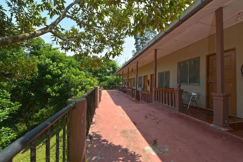 ホテル Oyo 90630 Mat Leon Village