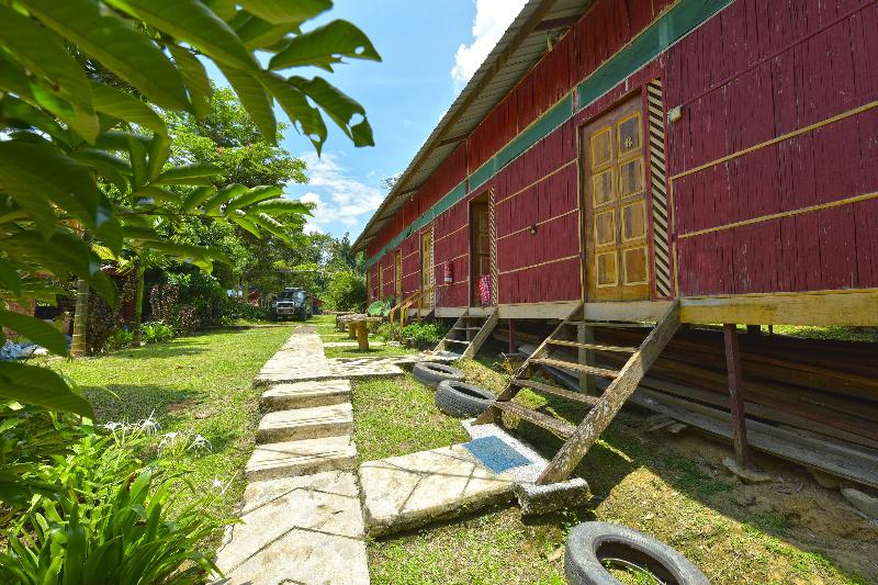 בית מלון כפרי Oyo 90630 Mat Leon Village