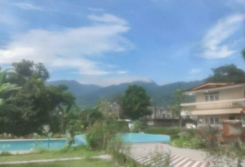 호텔 Reddoorz Near Taman Safari 2