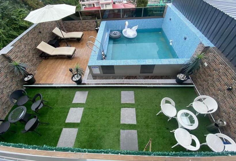 هتل The Relyn Suite