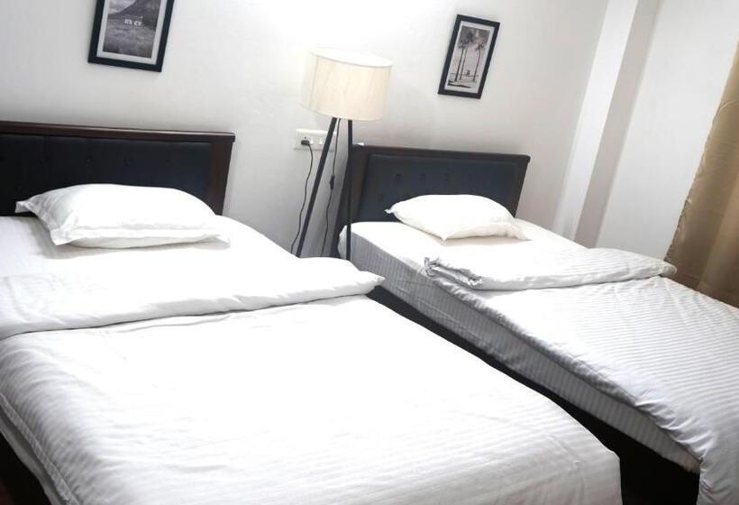 هتل The Relyn Suite