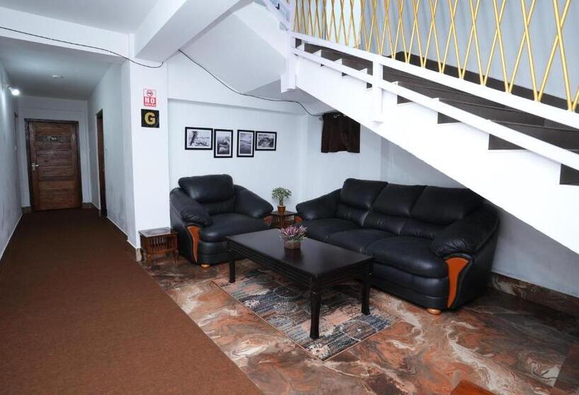 هتل The Relyn Suite