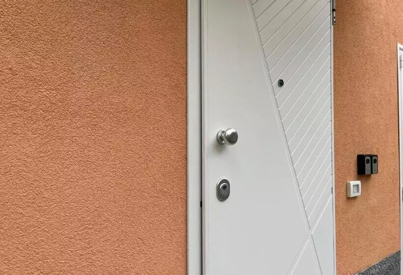 پانسیون Guest House All 83