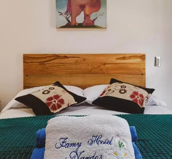 ペンション Famy Hostal Nardo S