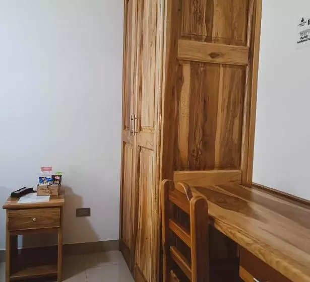 ペンション Famy Hostal Nardo S