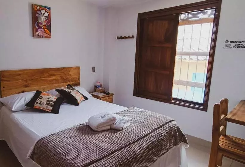 ペンション Famy Hostal Nardo S