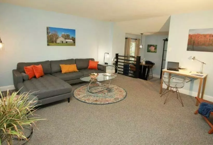 Pentagon Suites