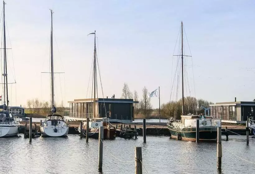 リゾートホテル Landal Waterpark De Alde Feanen