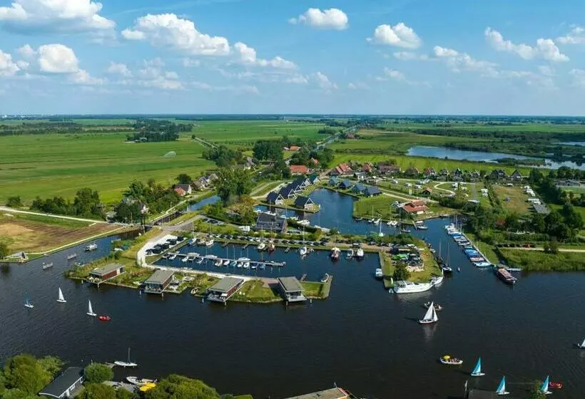 リゾートホテル Landal Waterpark De Alde Feanen