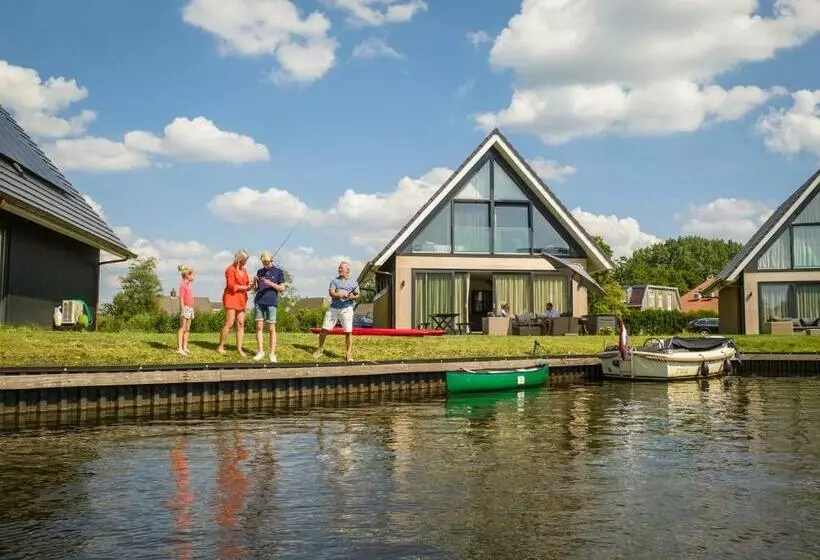 リゾートホテル Landal Waterpark De Alde Feanen