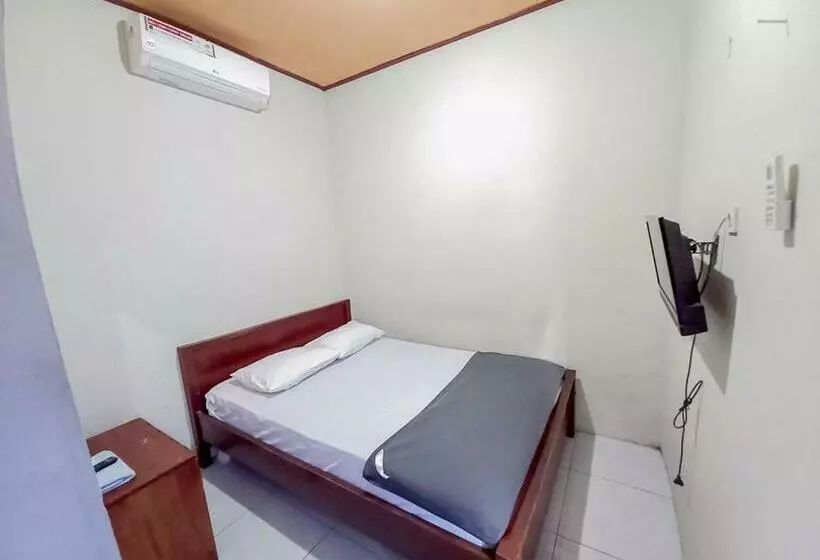 Hotelli Gerung 2 Near Luwes Mall Nganjuk Mitra Reddoorz