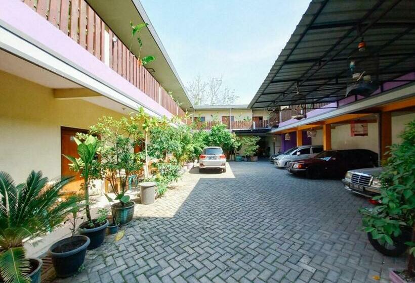 酒店 Gerung 2 Near Luwes Mall Nganjuk Mitra Reddoorz