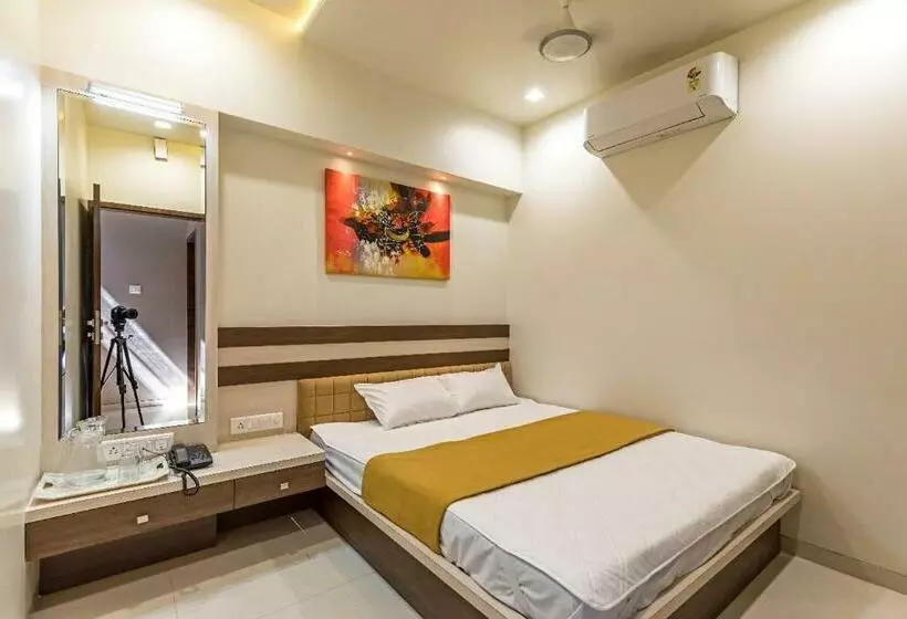 ホテル Rajlaxmi Grand