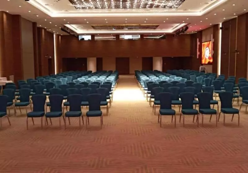 هتل Royal Asbu Tunis