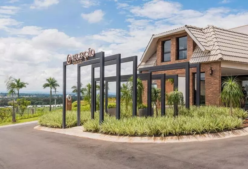 ホテル Royal Tulip Holambra