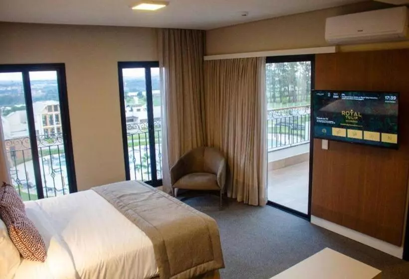 ホテル Royal Tulip Holambra