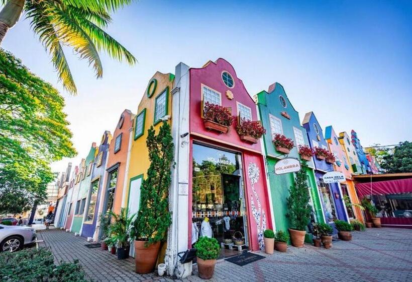 ホテル Royal Tulip Holambra