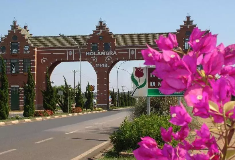 ホテル Royal Tulip Holambra