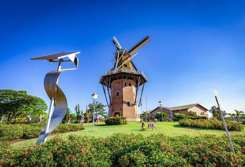 ホテル Royal Tulip Holambra