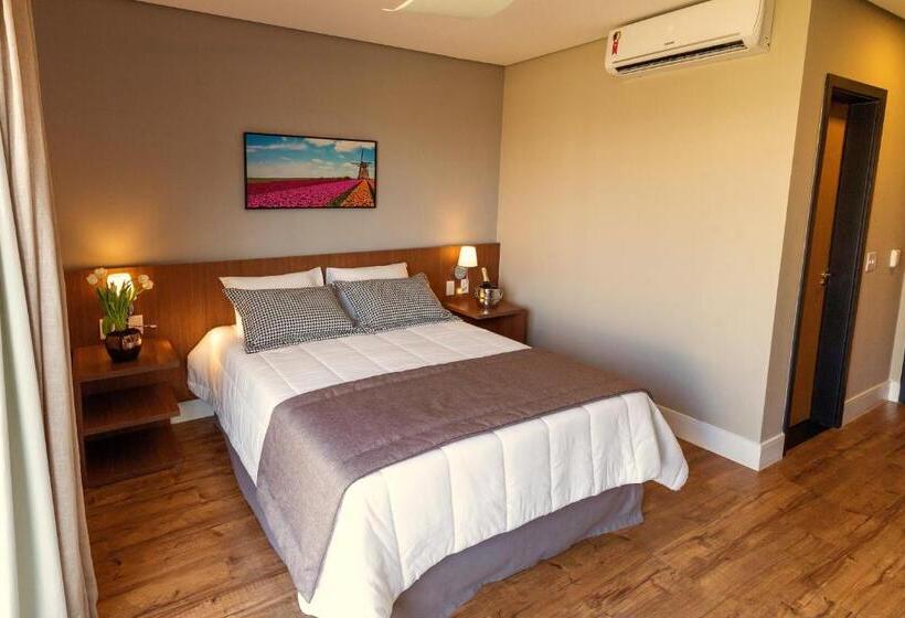 ホテル Royal Tulip Holambra