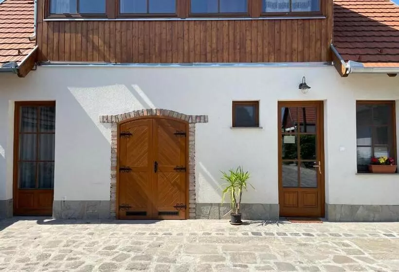 Majatalo Kis Duna Vendégház