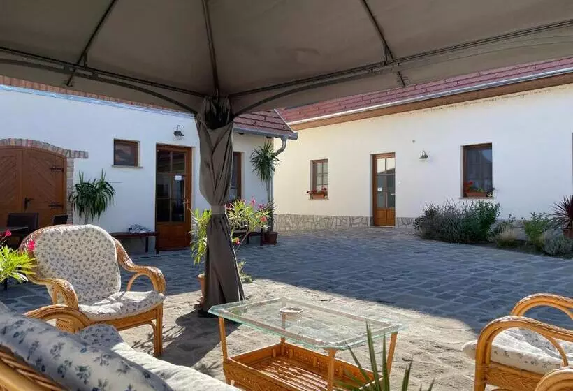 Majatalo Kis Duna Vendégház