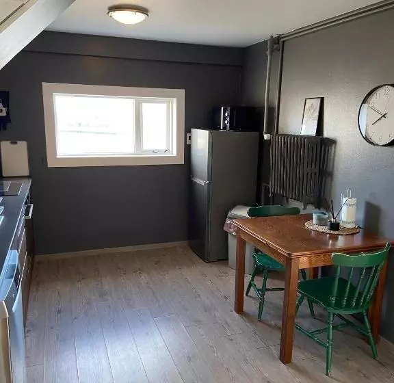 پانسیون The Little Guesthouse Downtown   Keflavik Airport