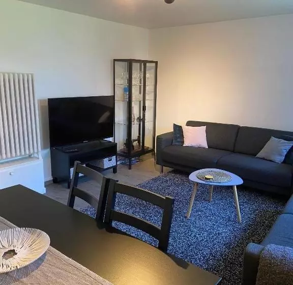 پانسیون The Little Guesthouse Downtown   Keflavik Airport