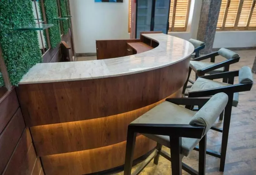 Hotelli Golden Retreat