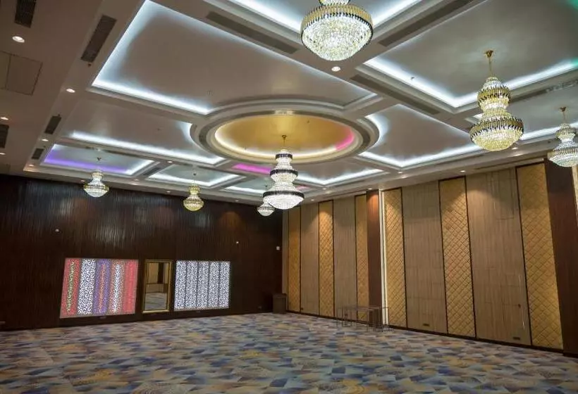 Hotelli Golden Retreat