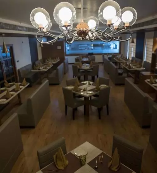 Hotelli Golden Retreat