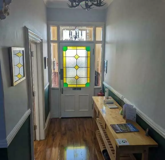 پانسیون The Cairns Leven Fife