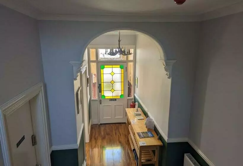 پانسیون The Cairns Leven Fife