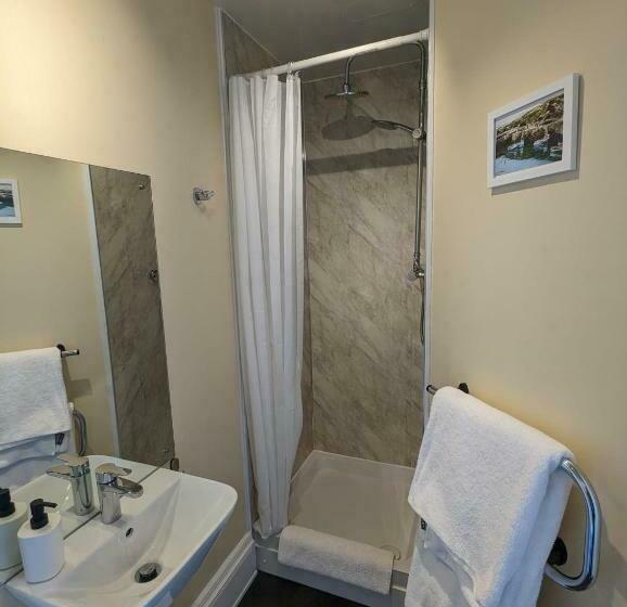 ペンション The Cairns Leven Fife