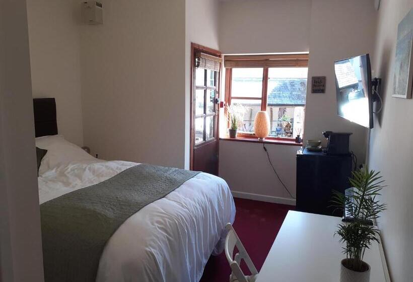 Пансион The Ivy Barn Holbeton