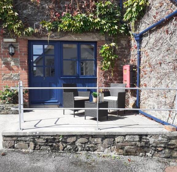 Пансион The Ivy Barn Holbeton