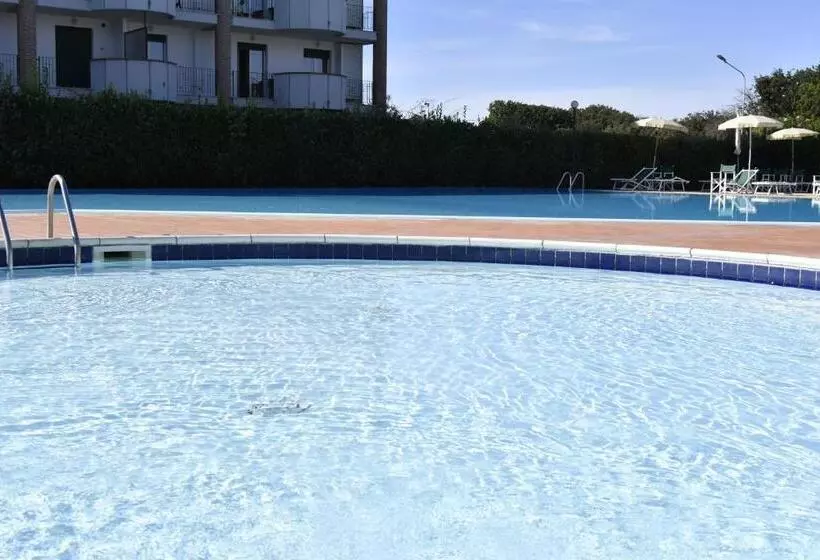 Le Residenze Di Santa Costanza   Mirto/corbezzolo