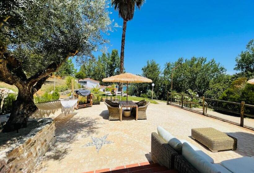 אתר נופש Marti Watersports