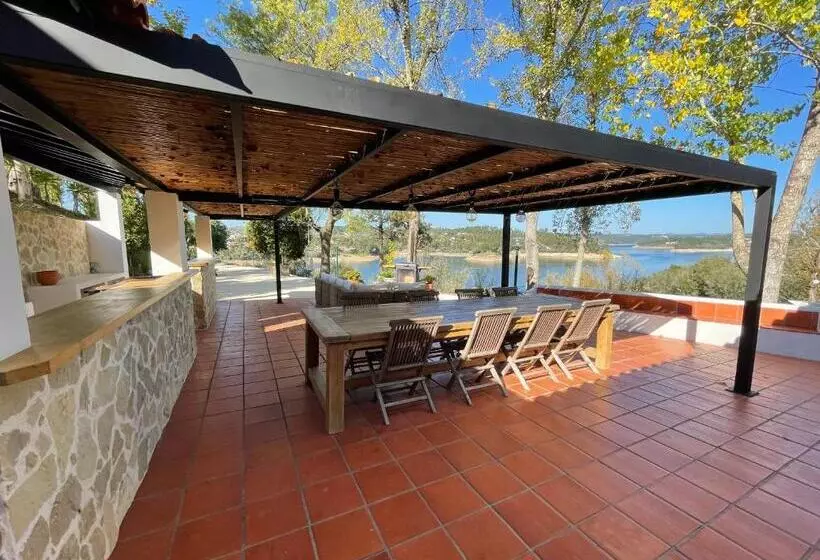 Lomakeskus Marti Watersports