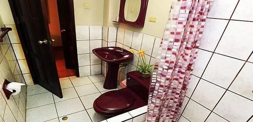 בית מלון כפרי Anaconda