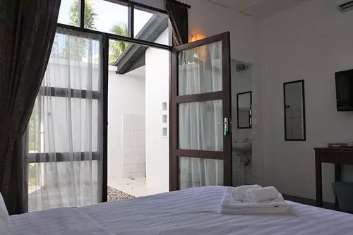 هتل Basaga Holiday Residences