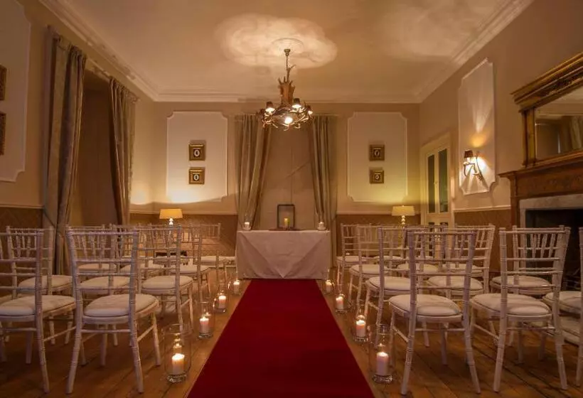 בית מלון כפרי Buccleuch Arms