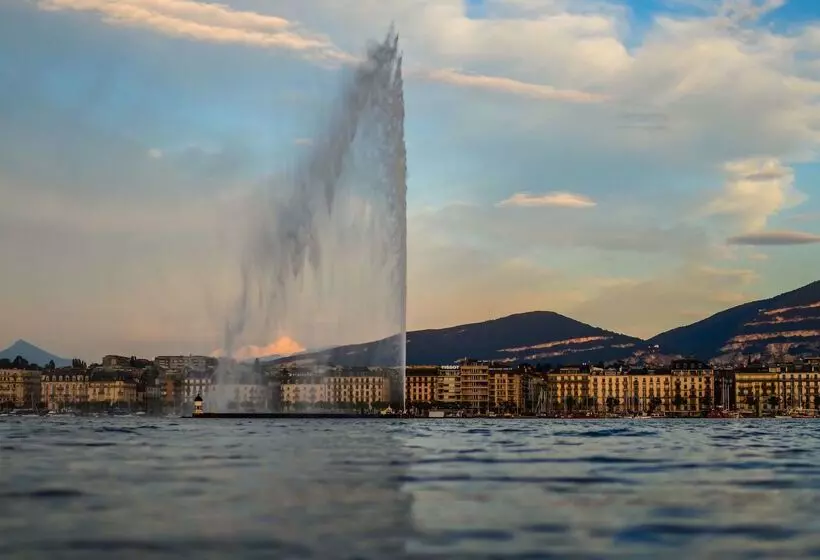 호텔 Campanile Annemasse Gare– Genève