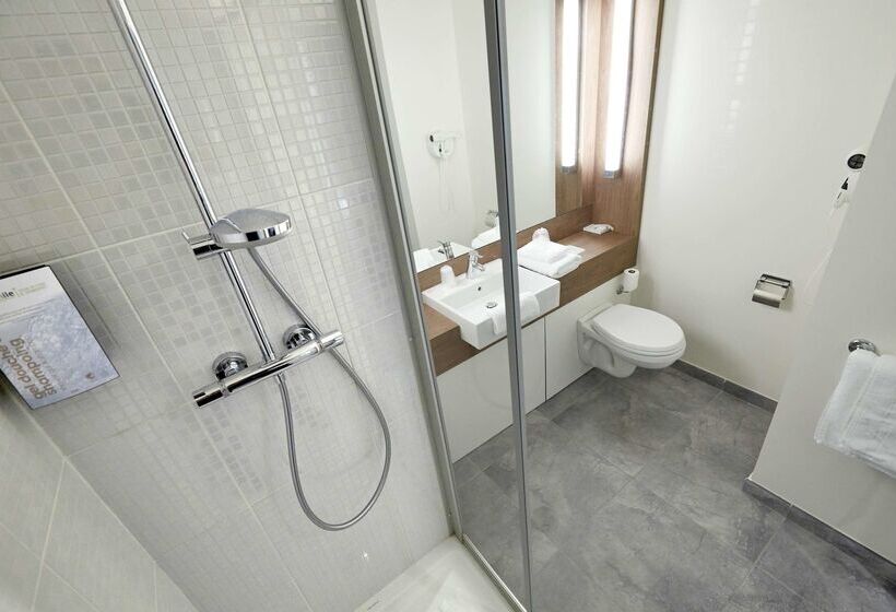 فندق Campanile Annemasse Gare– Genève