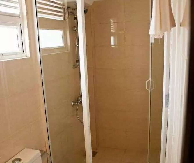 Ceylon City Hotel, Colombo